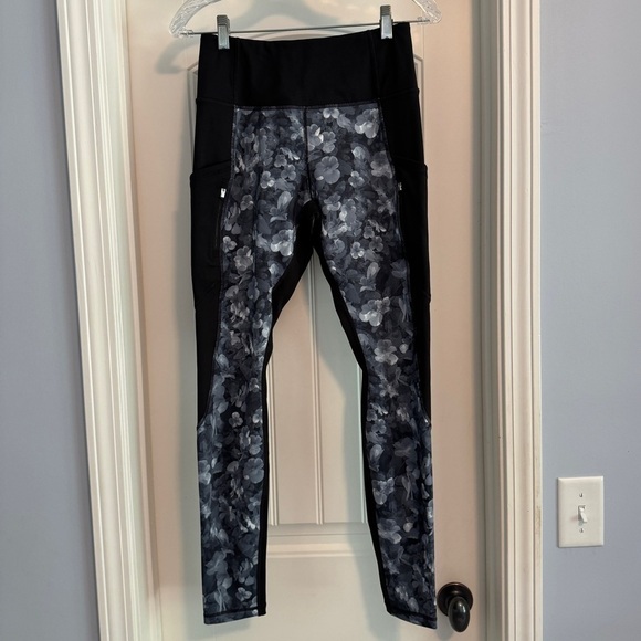 Athleta Small Frost High Traverse Floral Ankle Leggings - Picture 3 of 9